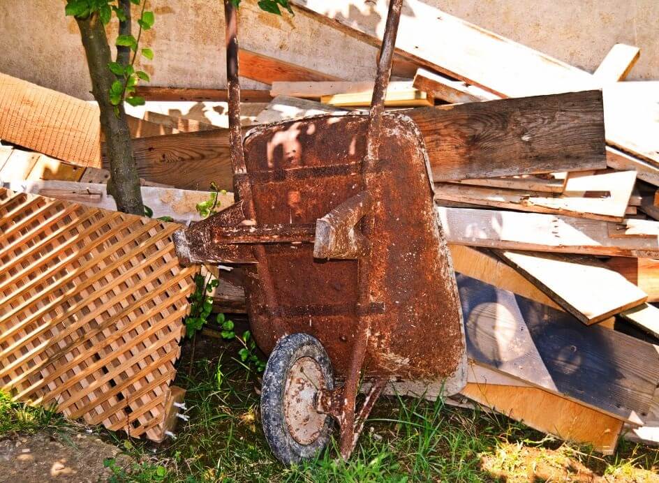Yard Debris & Outdoor Cleanup -Lorain,OH